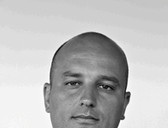 Dr Younes Riah