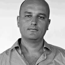 Dr Younes Riah
