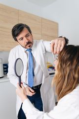 dr. juan troyano – director médico y cirugía oculoplástica