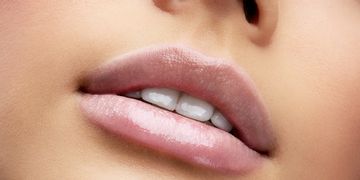 Hydratation des lèvres sans volume