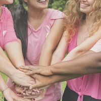« Je veux récupérer ce que le cancer du sein m’a enlevé » : 9 femmes nous racontent leur combat contre la maladie