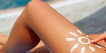Entretenir et préparer sa peau avant/après l’exposition au soleil par le Dr Catherine de Goursac