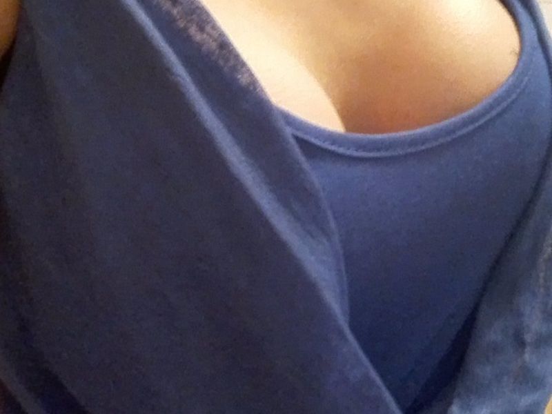 Jeune fille comblé après mon augmentation mammaire