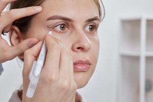 Comment se réalise la blépharoplastie sans chirurgie ?